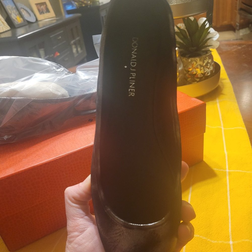 Flats - Picture 2 of 3